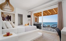 Manios Suites